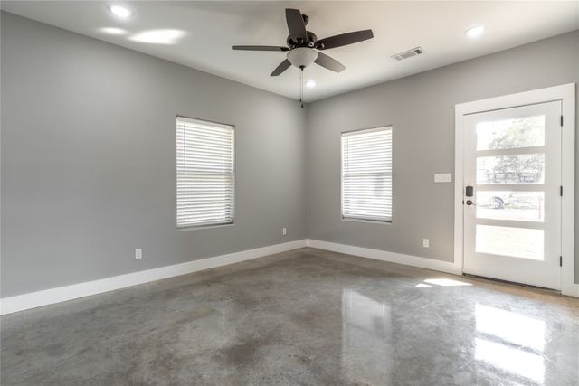 1419 S 7th Avenue, Denison, TX 75021