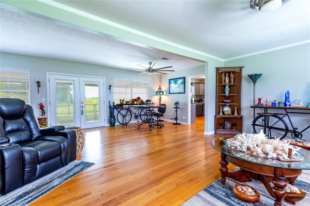 6694 S US HWY 441, Lake City, FL 32025