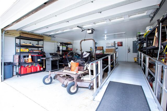 6694 S US HWY 441, Lake City, FL 32025