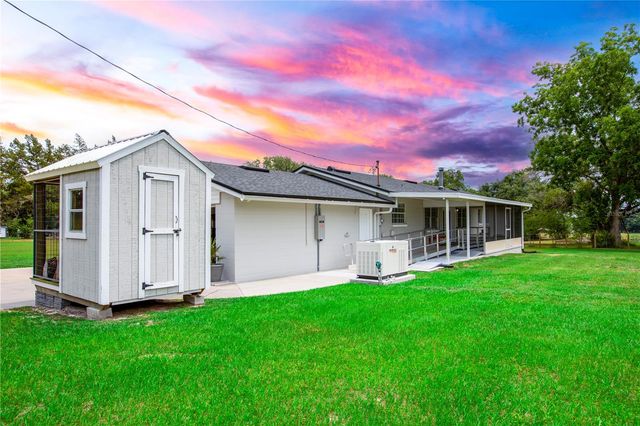 6694 S US HWY 441, Lake City, FL 32025