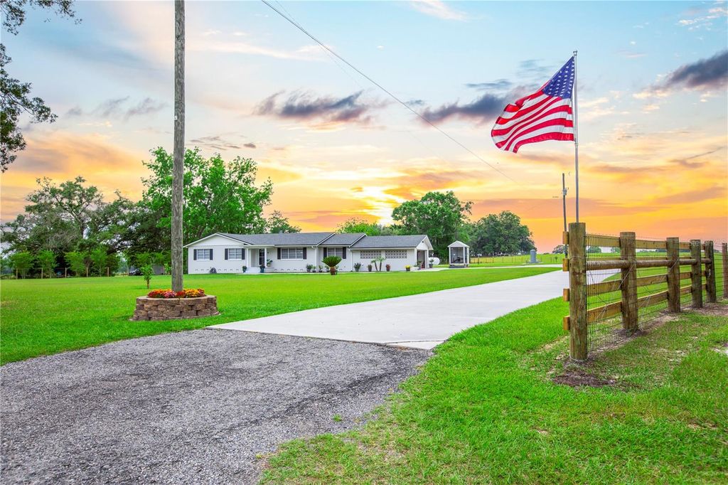 6694 S US HWY 441, Lake City, FL 32025