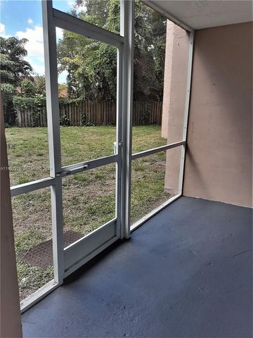 9460 Live Oak Pl 108, Davie, FL 33324