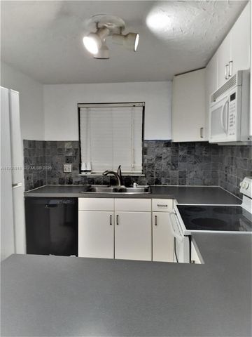 9460 Live Oak Pl 108, Davie, FL 33324