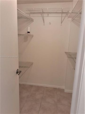 9460 Live Oak Pl 108, Davie, FL 33324