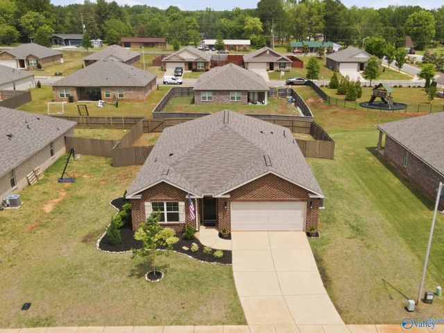 105 Tea Tree Court, Hazel Green, AL 35750