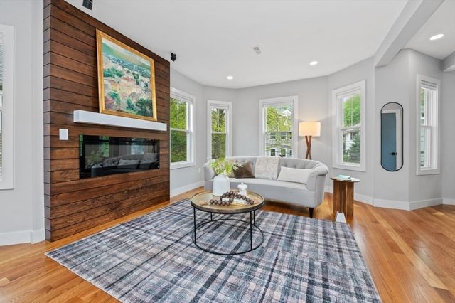 61 Paul Revere Rd 2, Arlington, MA 02476