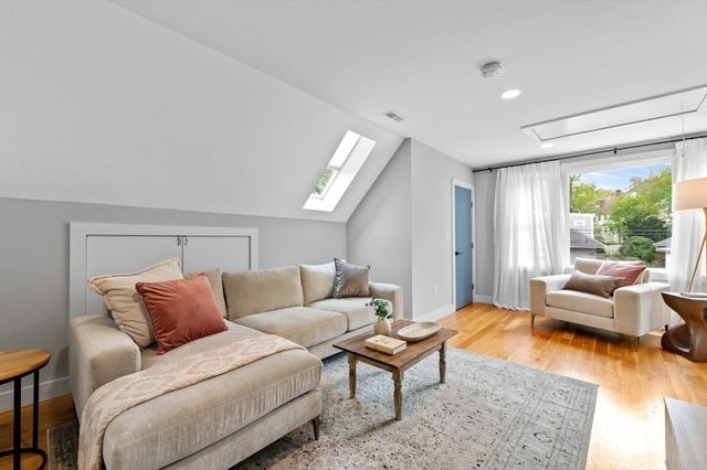 61 Paul Revere Rd 2, Arlington, MA 02476