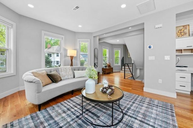 61 Paul Revere Rd 2, Arlington, MA 02476