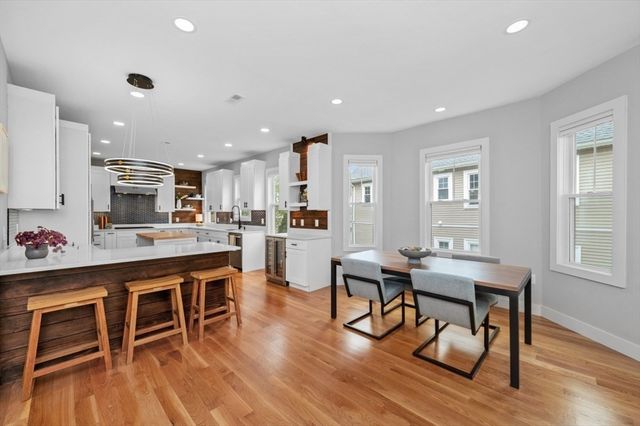 61 Paul Revere Rd 2, Arlington, MA 02476