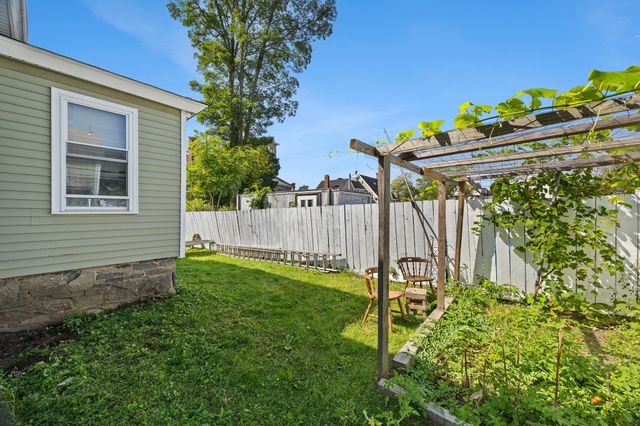 16 Presbrey Ave, Taunton, MA 02780