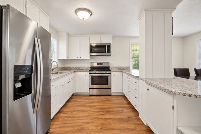 16 Presbrey Ave, Taunton, MA 02780