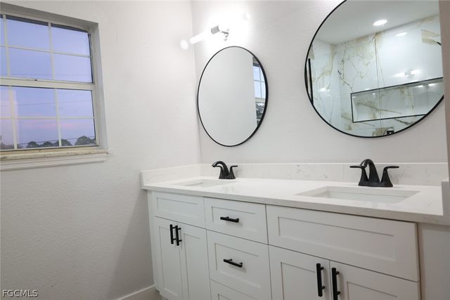 3906 28th ST SW, Lehigh Acres, FL 33976