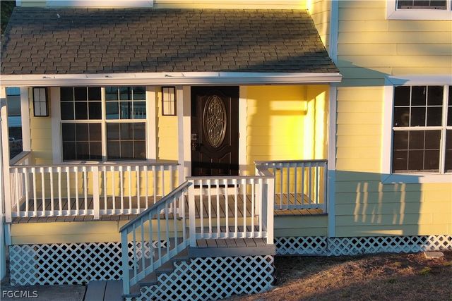 3906 28th ST SW, Lehigh Acres, FL 33976