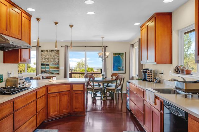 2580 Sunny Hill Rd, Rescue, CA 95672