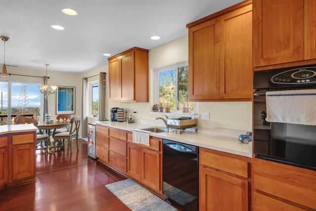 2580 Sunny Hill Rd, Rescue, CA 95672