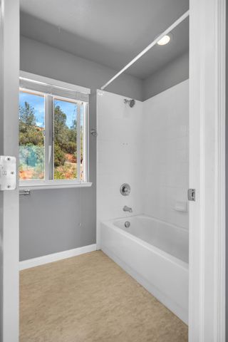2580 Sunny Hill Rd, Rescue, CA 95672