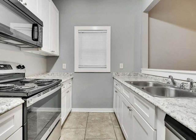 460 E State St, Murfreesboro, TN 37130