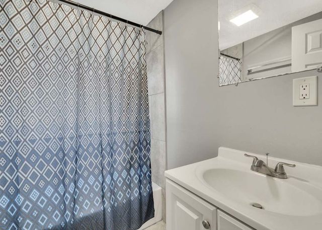 460 E State St, Murfreesboro, TN 37130