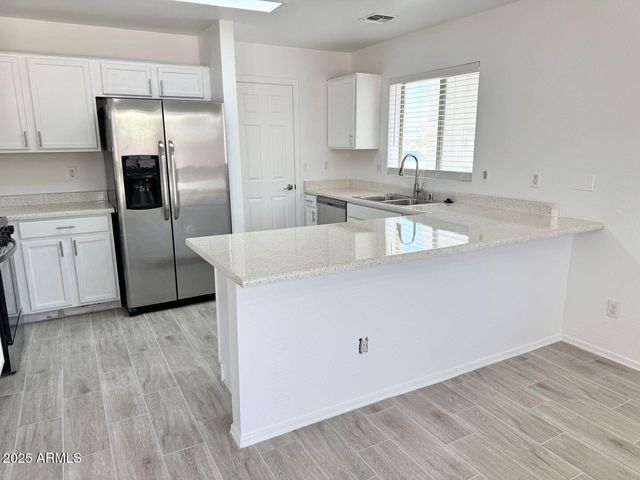 8464 W FOREST GROVE Avenue, Tolleson, AZ 85353