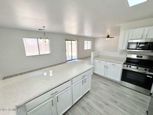 8464 W FOREST GROVE Avenue, Tolleson, AZ 85353