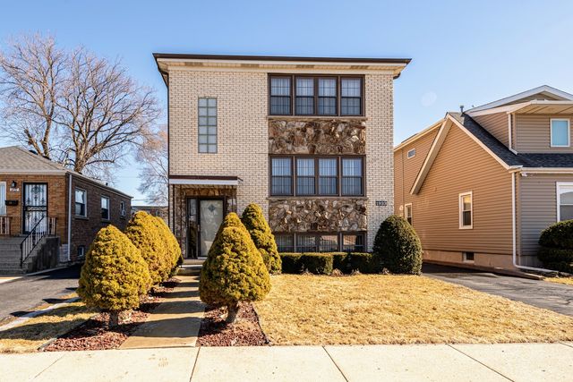 1933 N 18th Avenue, Melrose Park, IL 60160