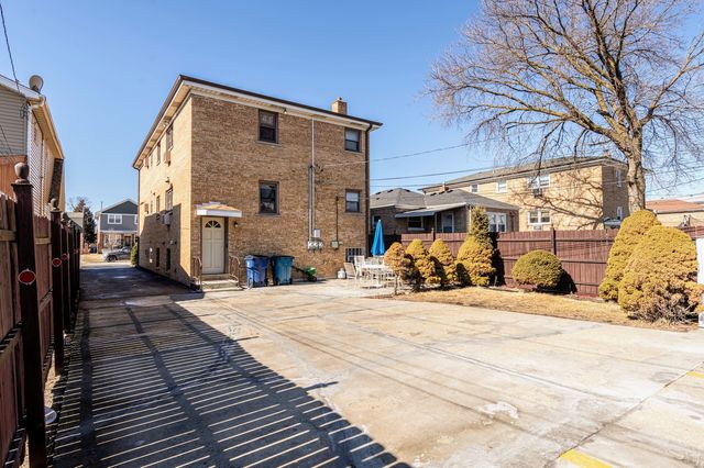 1933 N 18th Avenue, Melrose Park, IL 60160