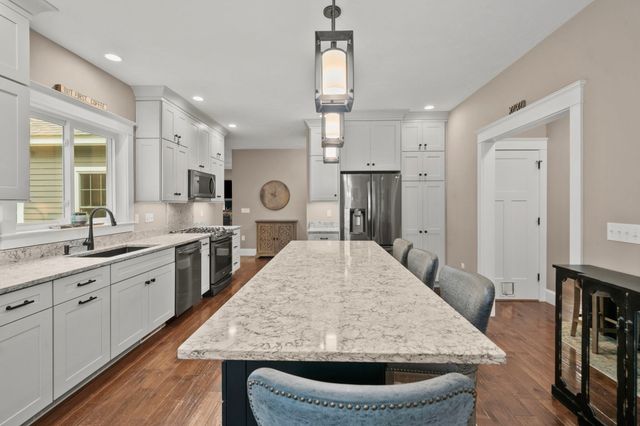 800 Johnson St, North Andover, MA 01845