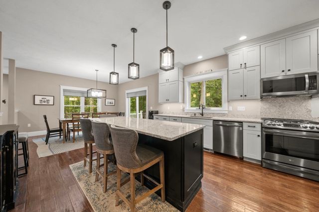 800 Johnson St, North Andover, MA 01845