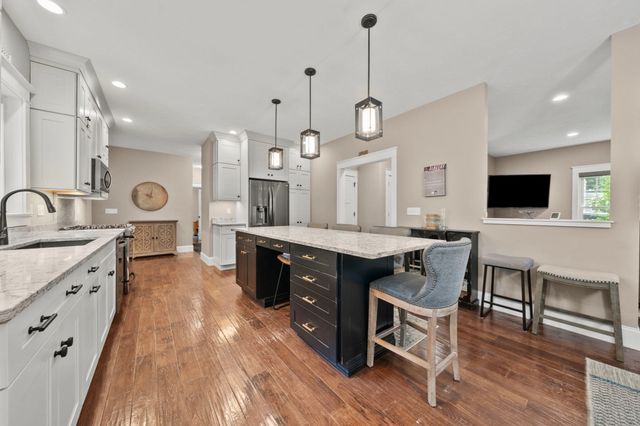 800 Johnson St, North Andover, MA 01845
