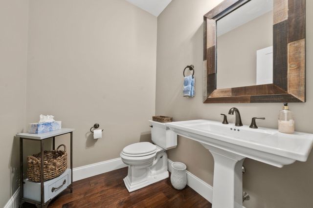 800 Johnson St, North Andover, MA 01845