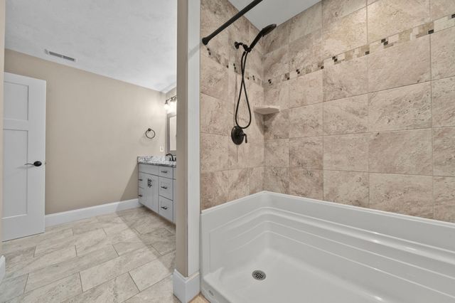 800 Johnson St, North Andover, MA 01845