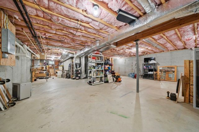 800 Johnson St, North Andover, MA 01845