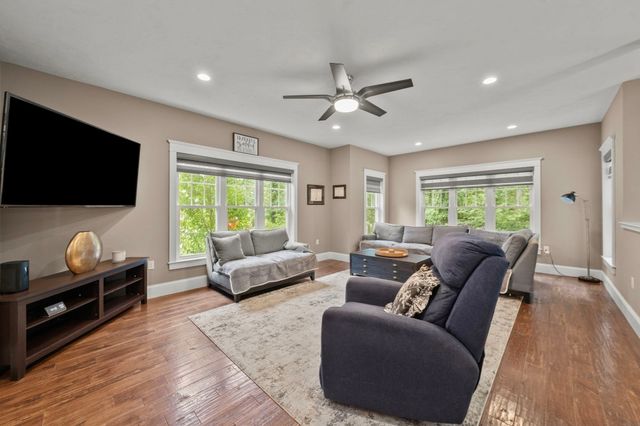 800 Johnson St, North Andover, MA 01845
