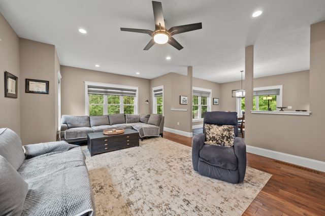 800 Johnson St, North Andover, MA 01845
