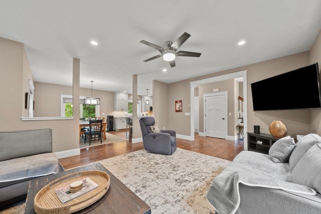 800 Johnson St, North Andover, MA 01845