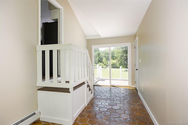 18 Cream Street, Hyde Park, NY 12538