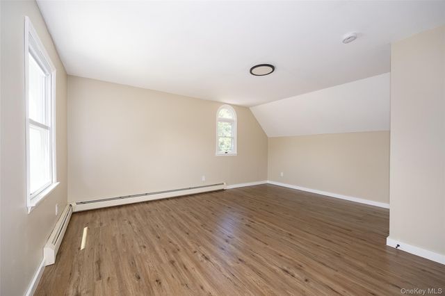 18 Cream Street, Hyde Park, NY 12538