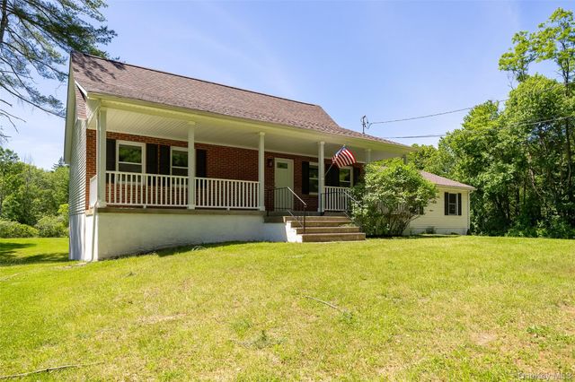 18 Cream Street, Hyde Park, NY 12538