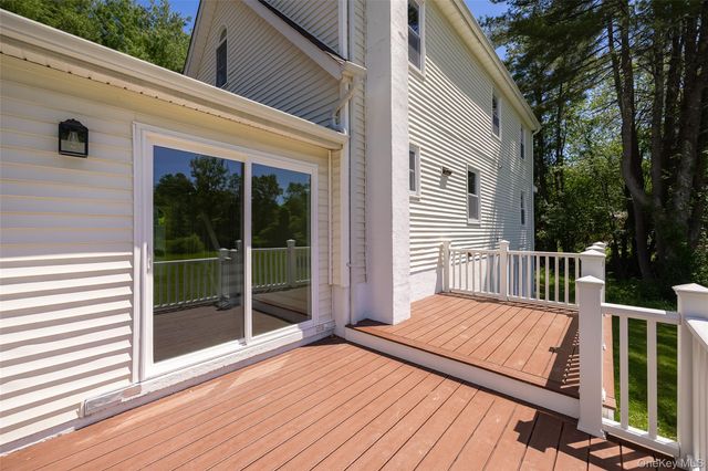 18 Cream Street, Hyde Park, NY 12538