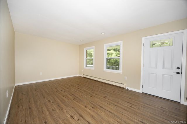 18 Cream Street, Hyde Park, NY 12538
