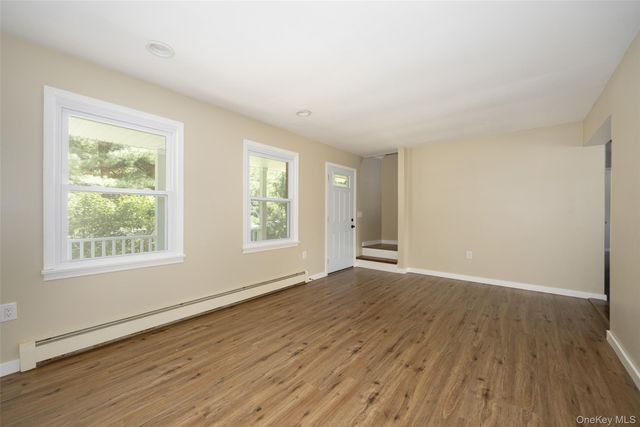 18 Cream Street, Hyde Park, NY 12538