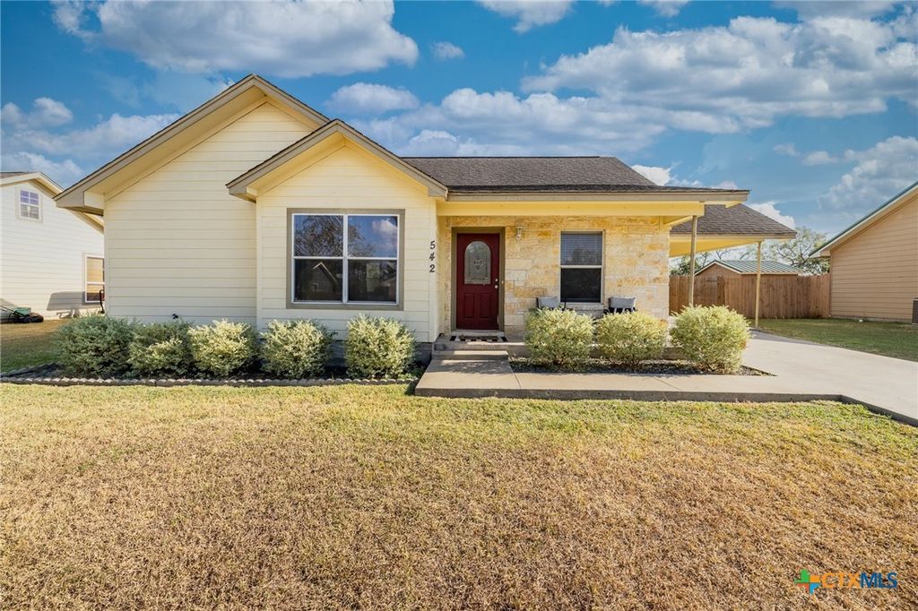 542 Guerra Lane, Gonzales, TX 78629