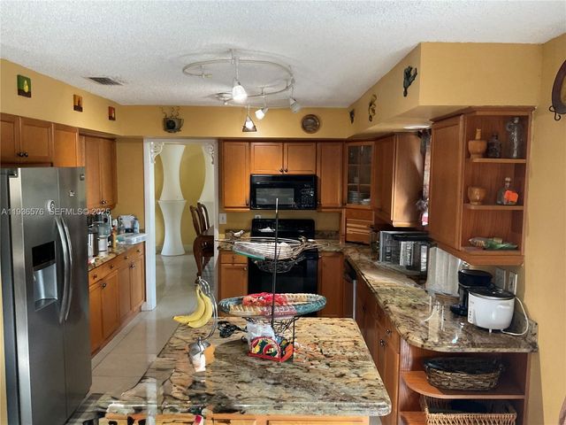 3161 Venice Way, Miramar, FL 33025