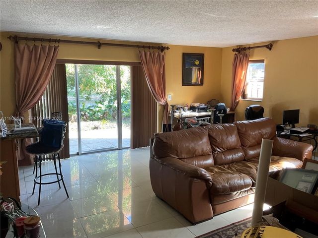 3161 Venice Way, Miramar, FL 33025