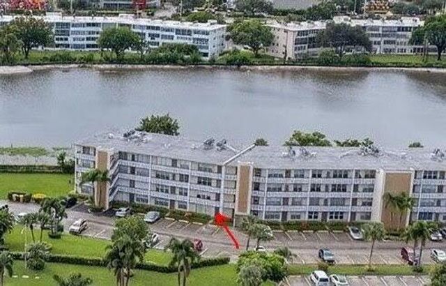 111 Greenbrier B, West Palm Beach, FL 33417