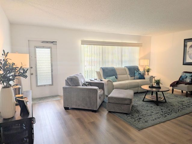 111 Greenbrier B, West Palm Beach, FL 33417