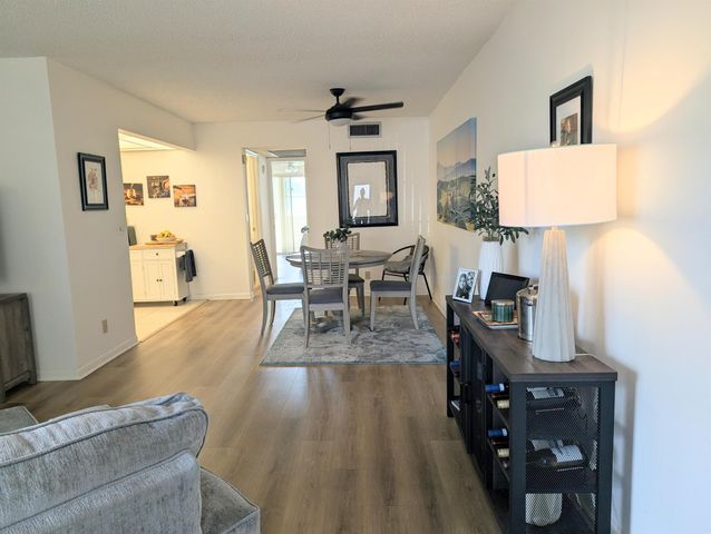 111 Greenbrier B, West Palm Beach, FL 33417