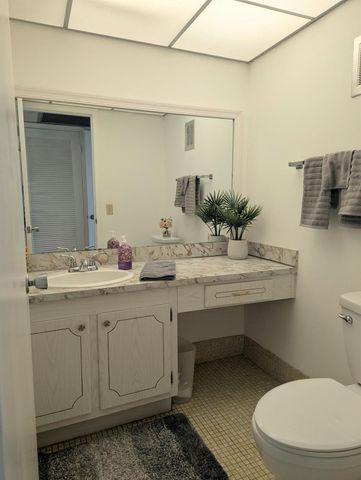 111 Greenbrier B, West Palm Beach, FL 33417