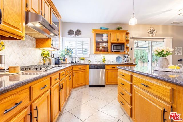 42310 Daniel Drive, Lancaster, CA 93536