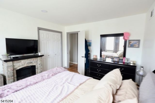 4 Sickle St, Dover Town, NJ 07801